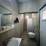 Sevin Stone גורמה