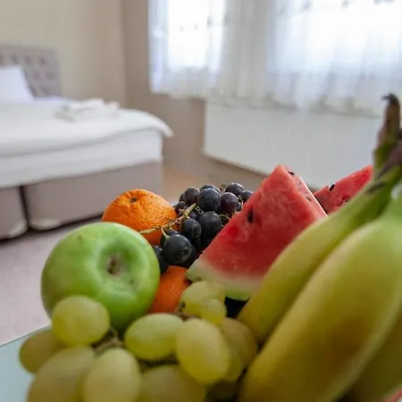 Sevin Stone Проживание в семье