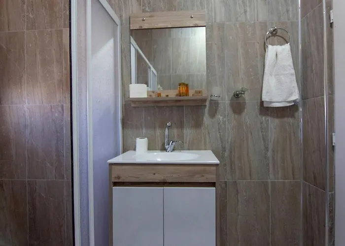 Sevin Stone Homestay *